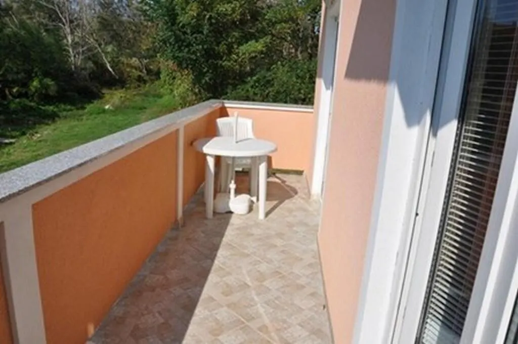 Apartmani Eva Lopar 0*,