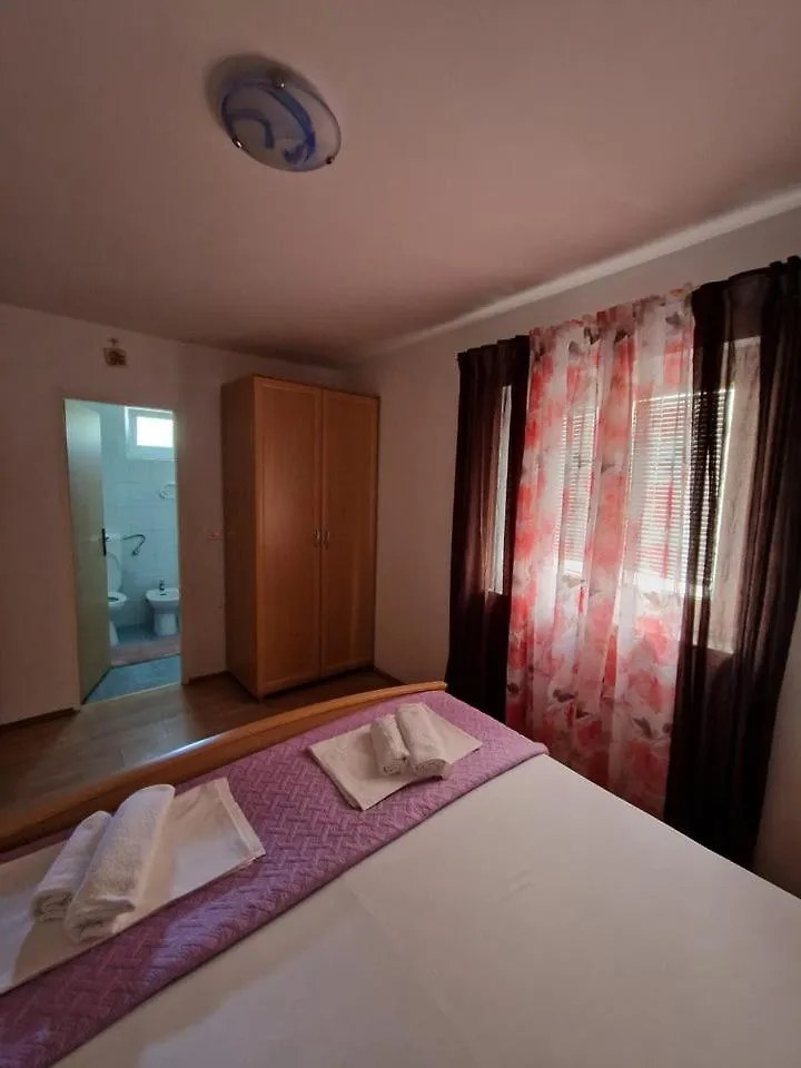 Apartmani Eva Lopar